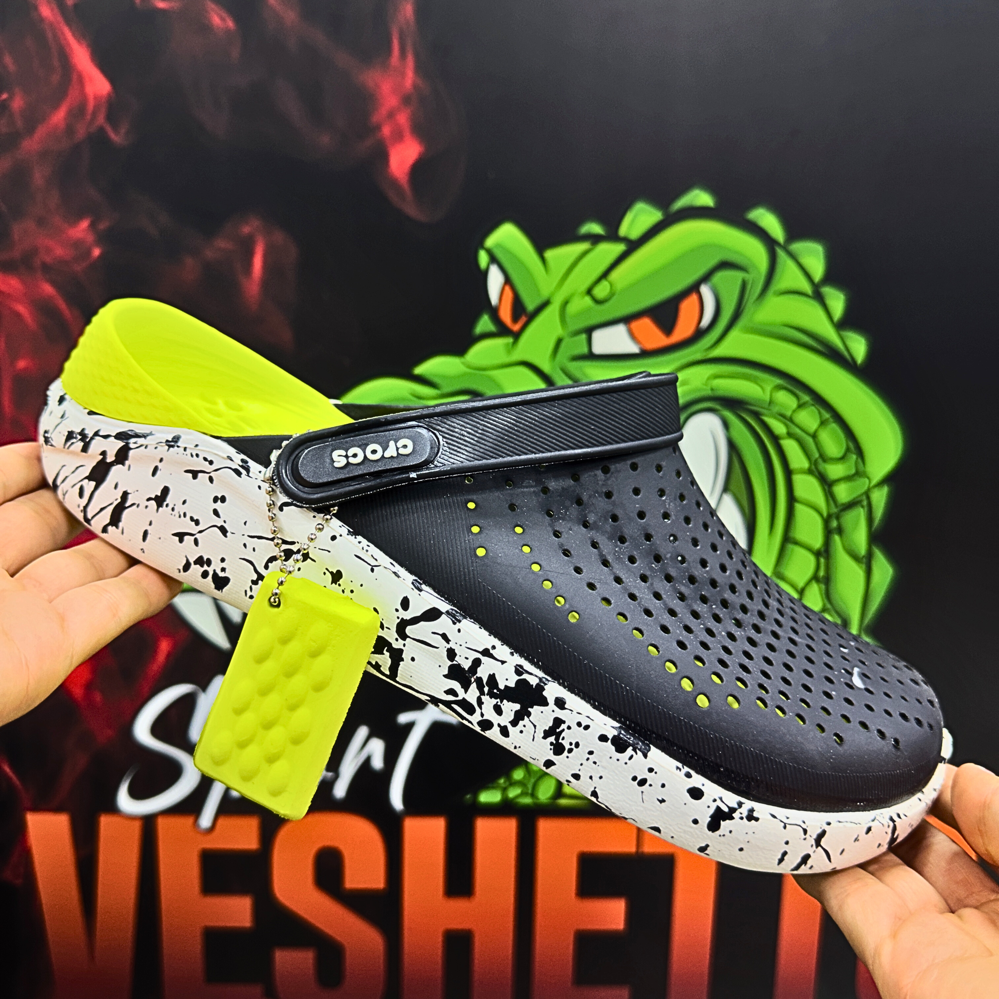 Crocs LiteRide Negra‑Verde Chispa