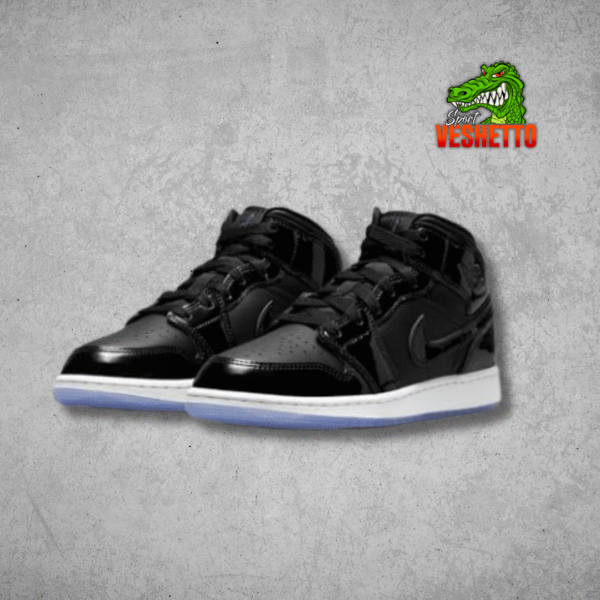 Bota R1 negra charol suela azul